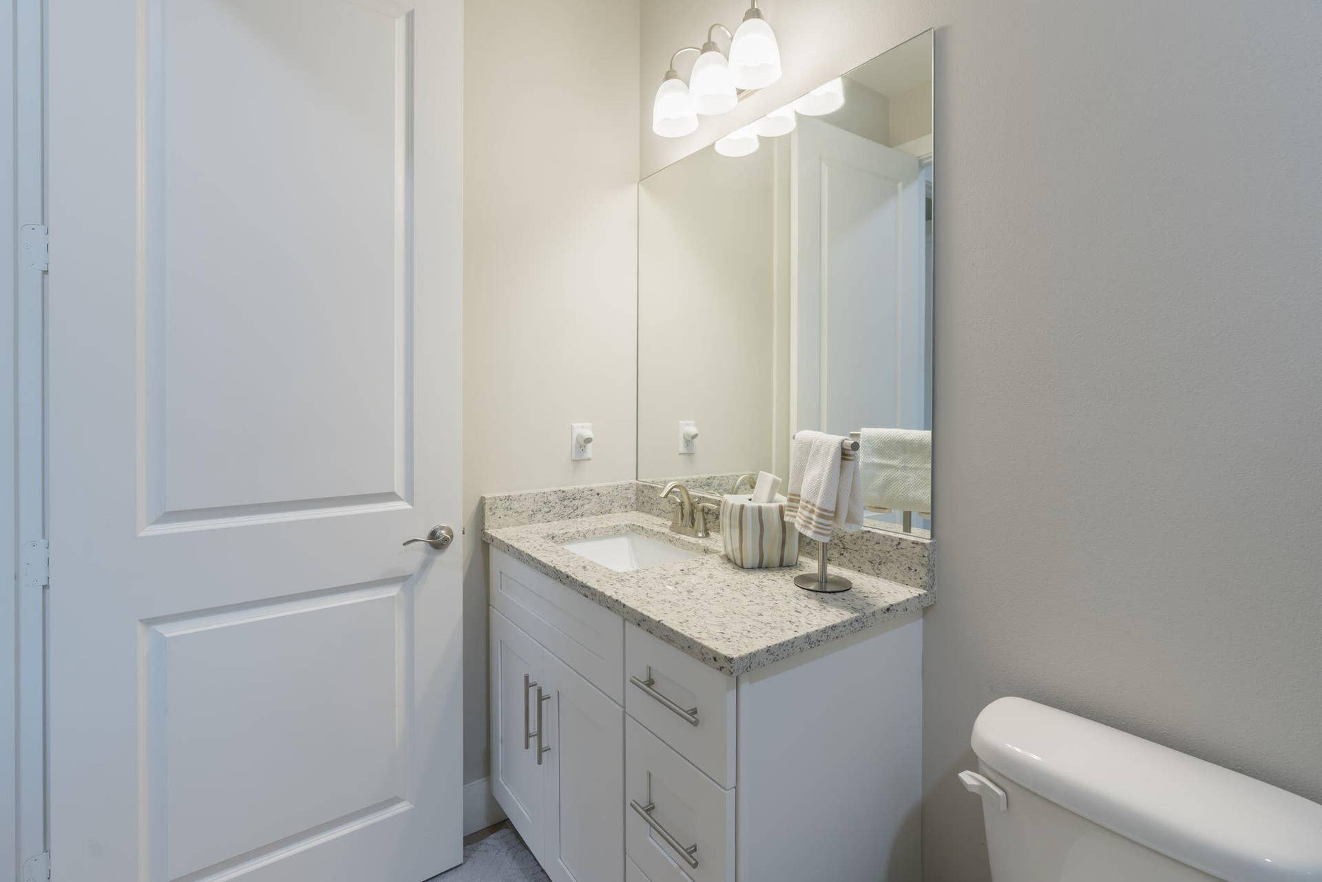 4037 SW MCINTOSH Street, Port St Lucie, FL 34953 43-web-or-mls-iPixx_01_34