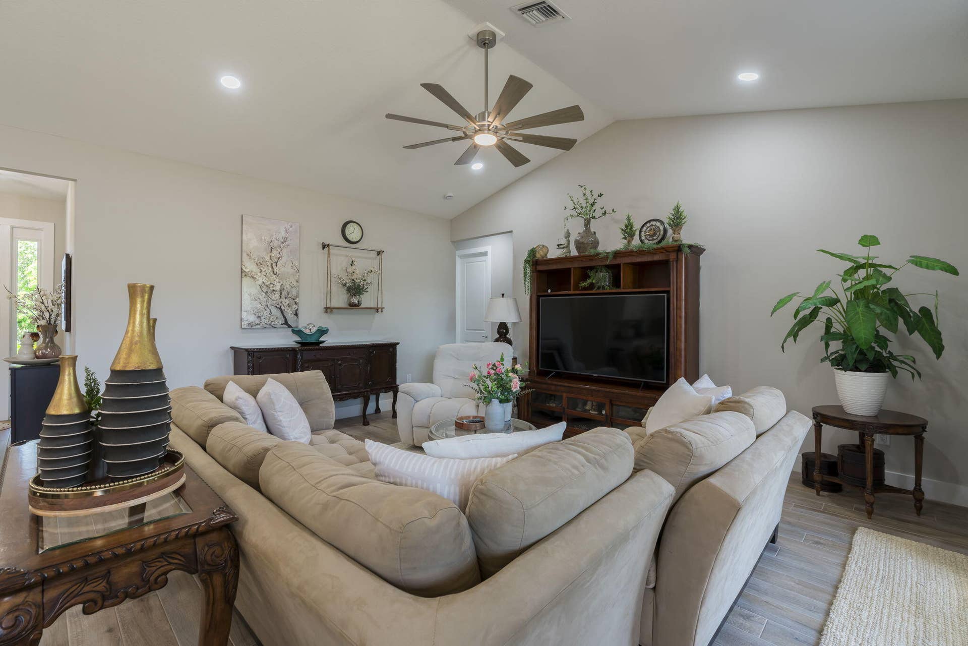 4037 SW MCINTOSH Street, Port St Lucie, FL 34953 21-web-or-mls-iPixx_01_12