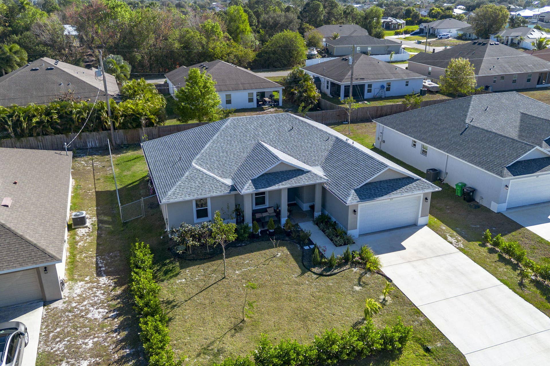 4037 SW MCINTOSH Street, Port St Lucie, FL 34953 78-web-or-mls-iPixx_10_20
