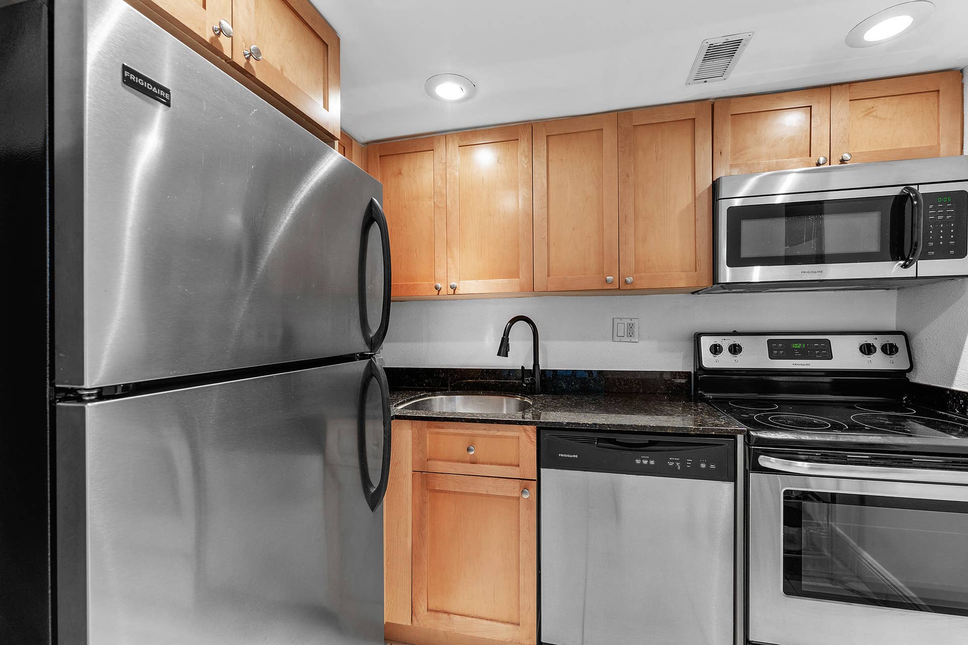011-1830EmbassyDrive-112-WestPalmBeach-F