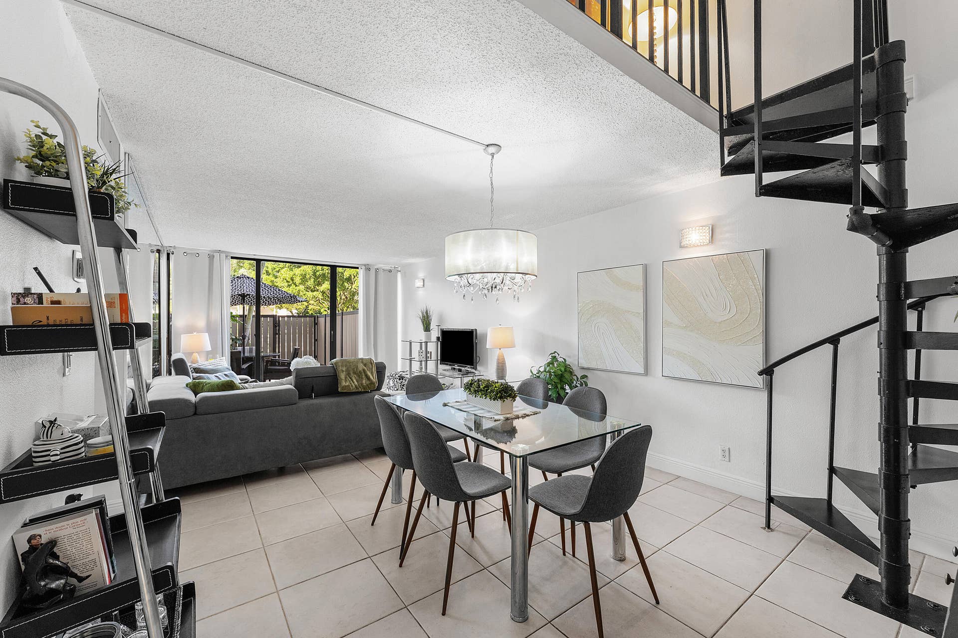 004-1830EmbassyDrive-112-WestPalmBeach-F