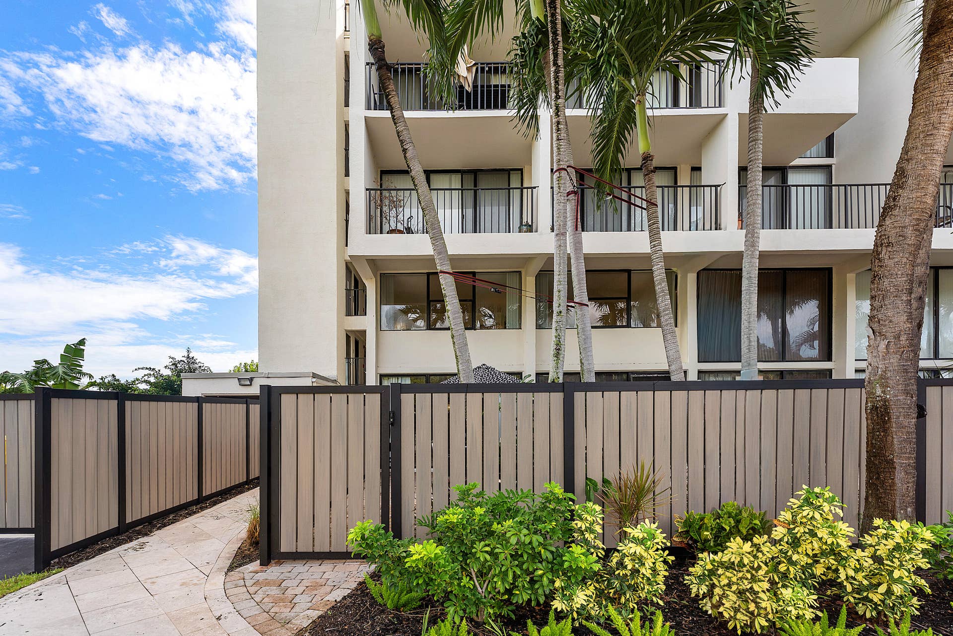 1830 EMBASSY Drive, #112, West Palm Beach, FL 33401 026-1830EmbassyDrive-112-WestPalmBeach-F