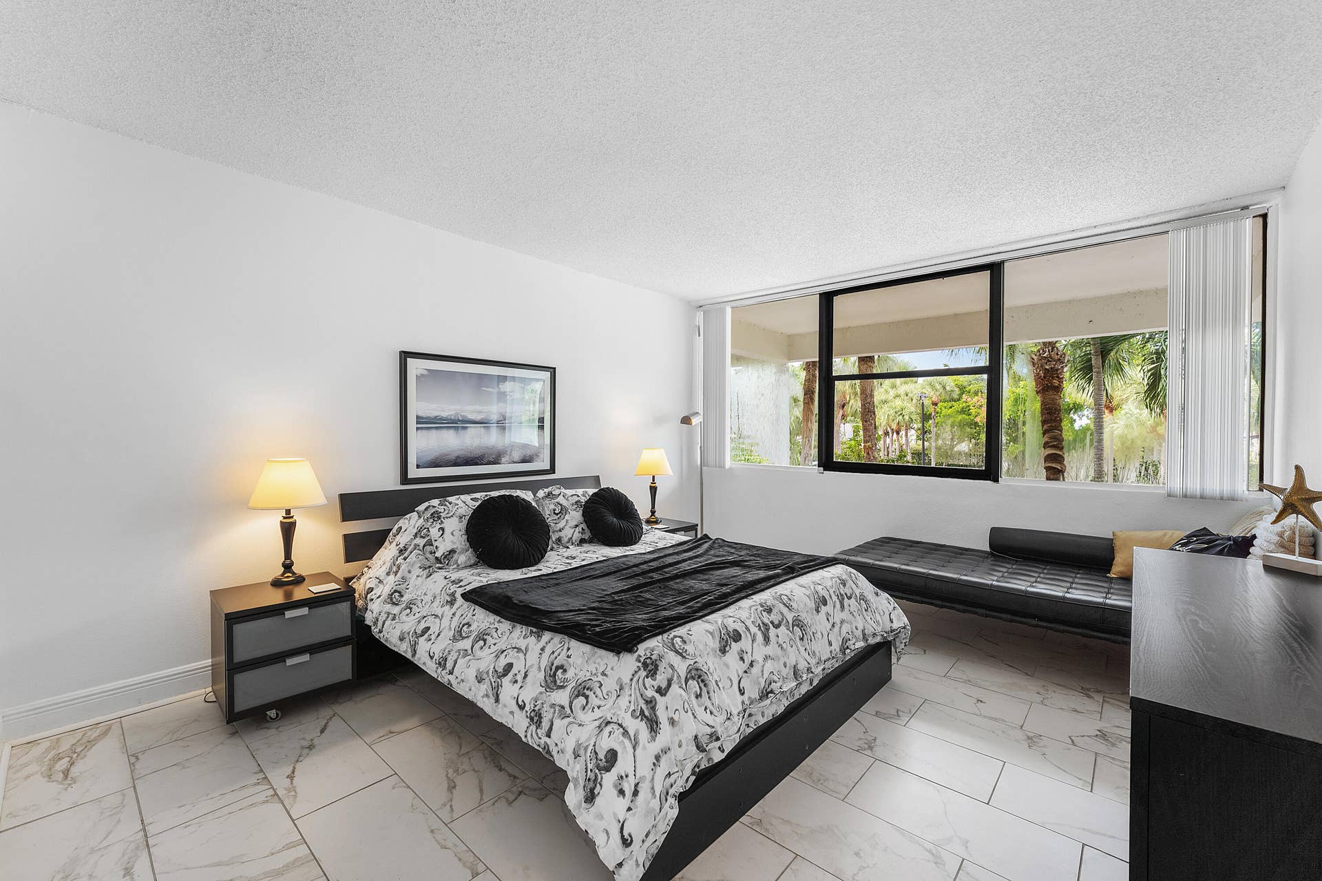 018-1830EmbassyDrive-112-WestPalmBeach-F
