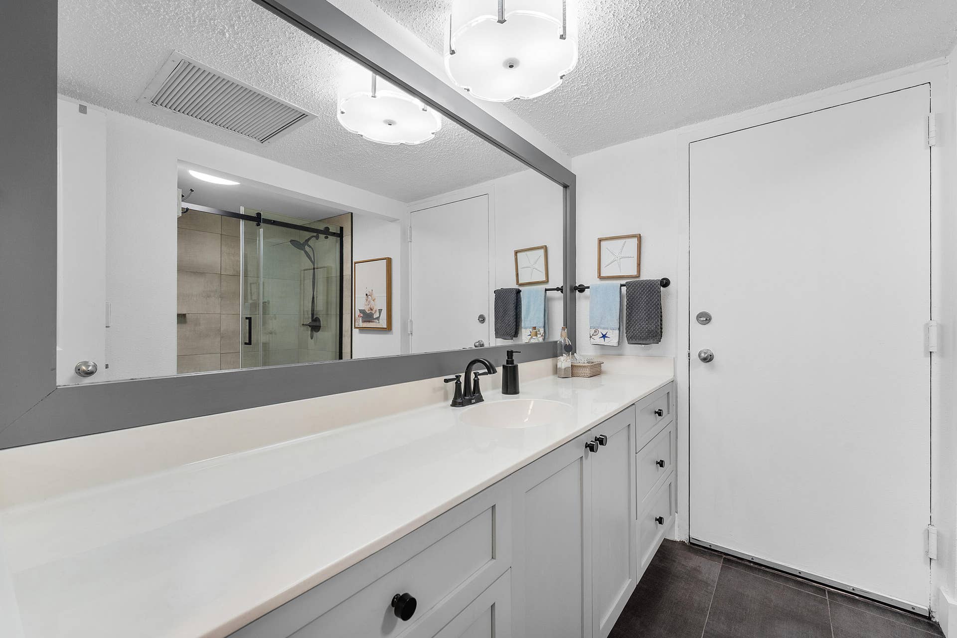 021-1830EmbassyDrive-112-WestPalmBeach-F