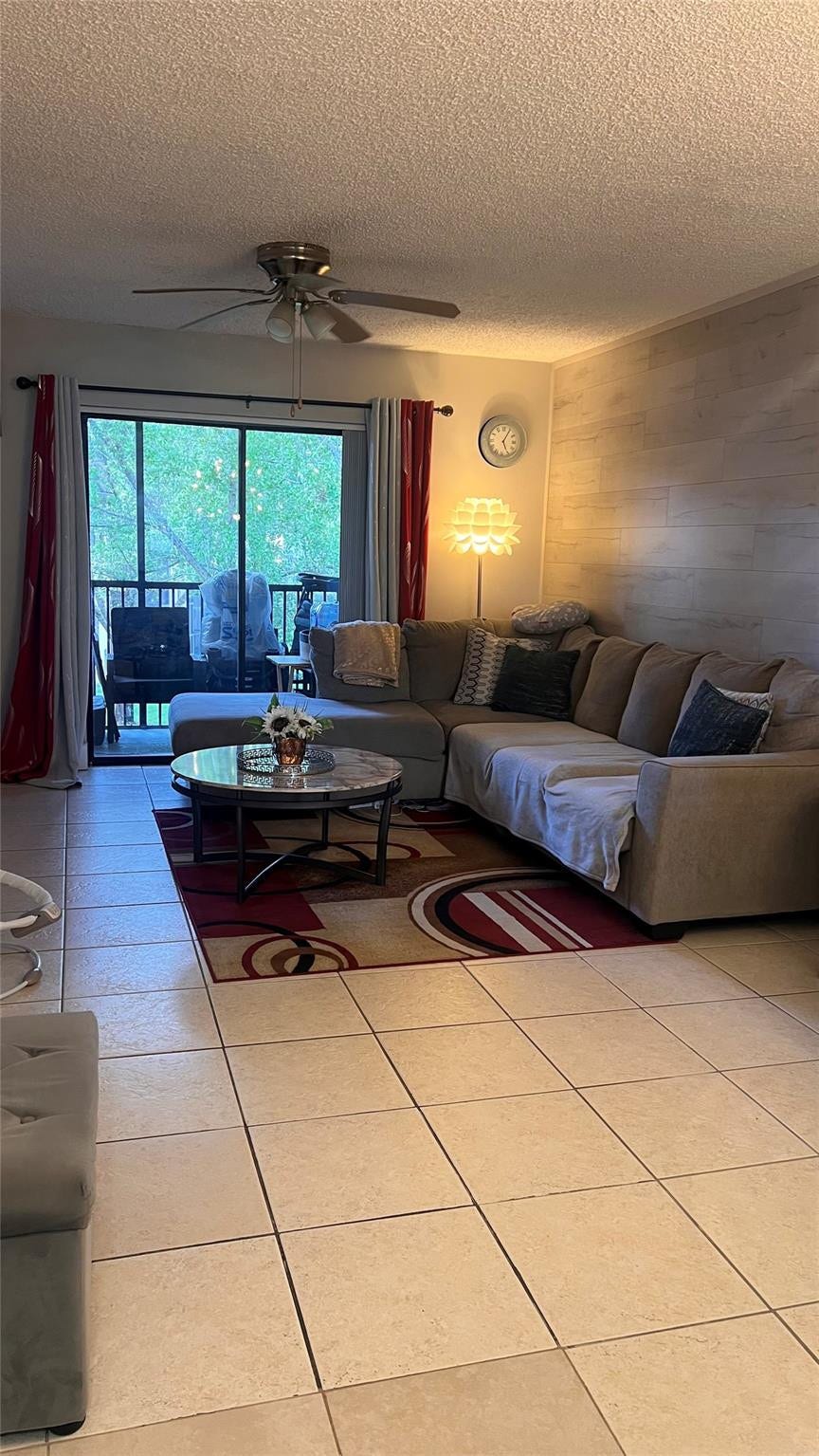 10545 NW 10TH Street, #203, Pembroke Pines, Pembroke Pines, FL 33026 Photo 2