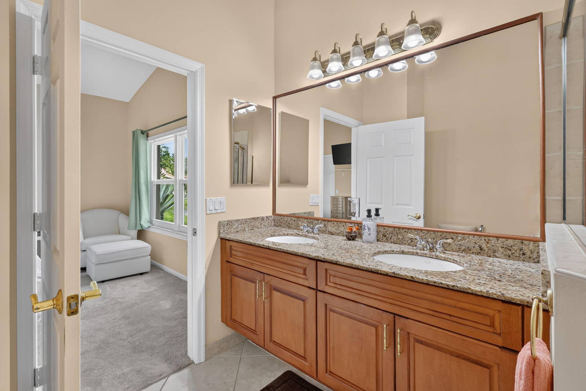 109 NW BAYCREST Court, Port St Lucie, FL 34986 Main Bathroom