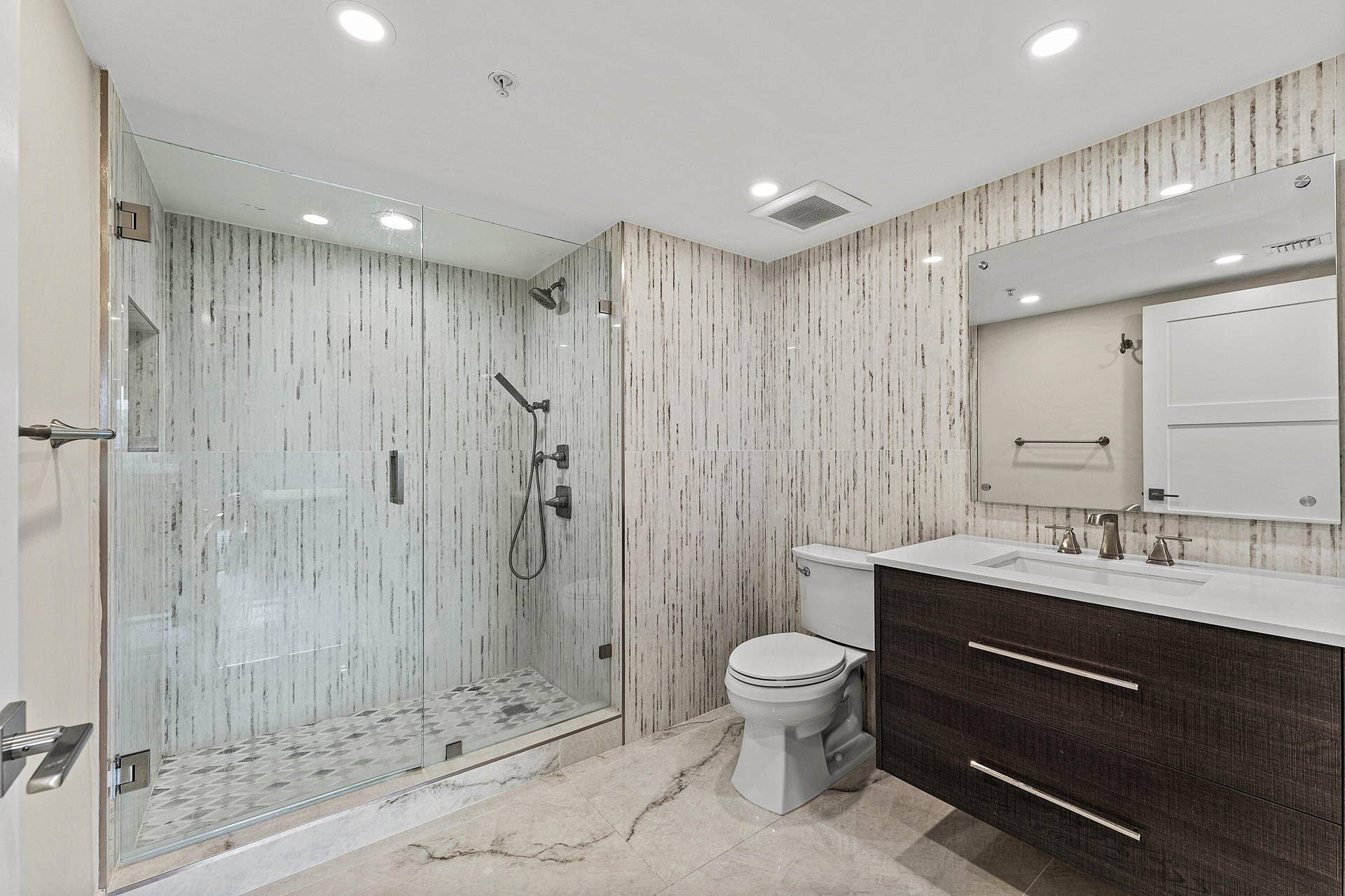 99 SE Mizner Boulevard, #627, Boca Raton, FL 33432 Marble bath