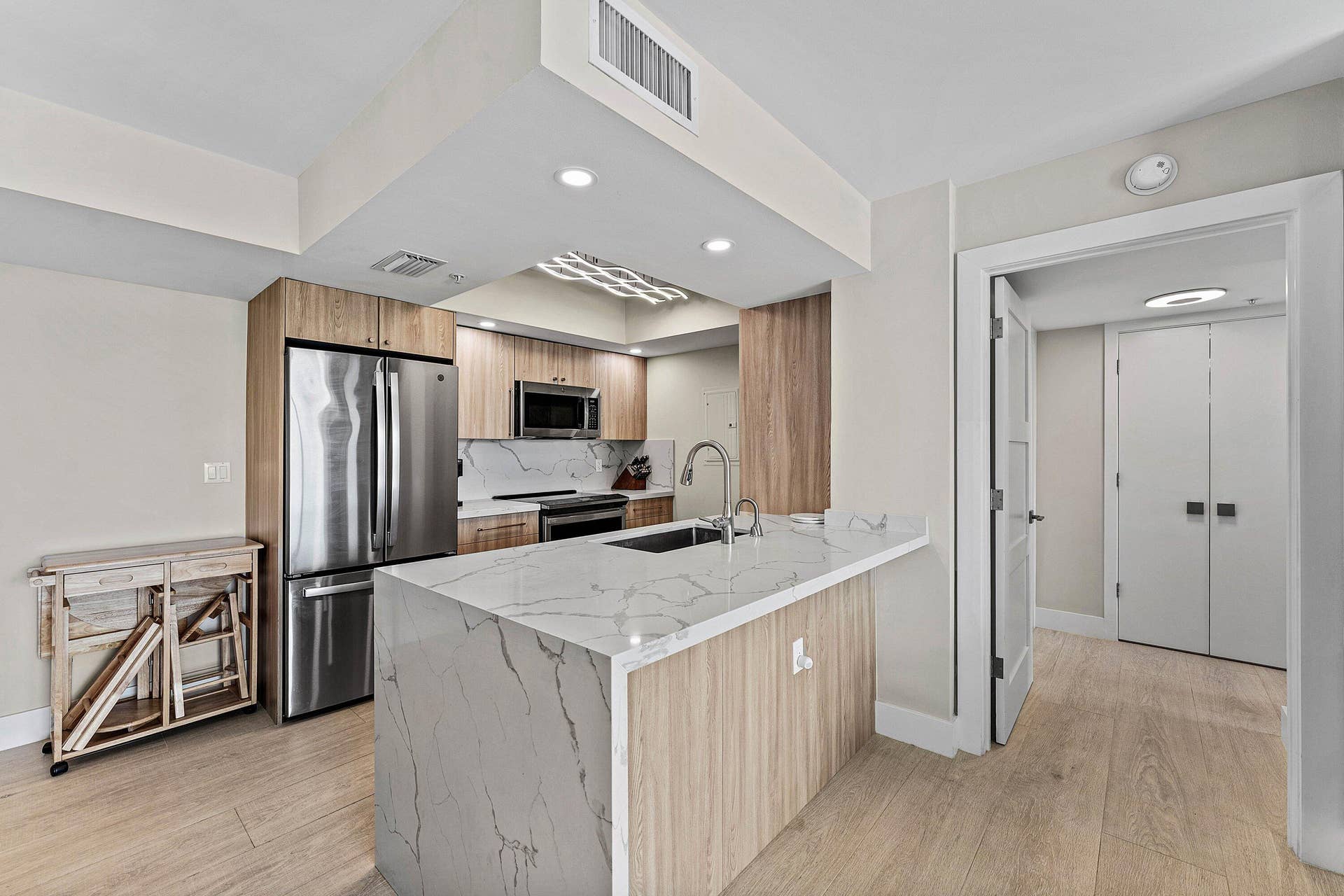 99 SE Mizner Boulevard, #627, Boca Raton, FL 33432 Kitchen