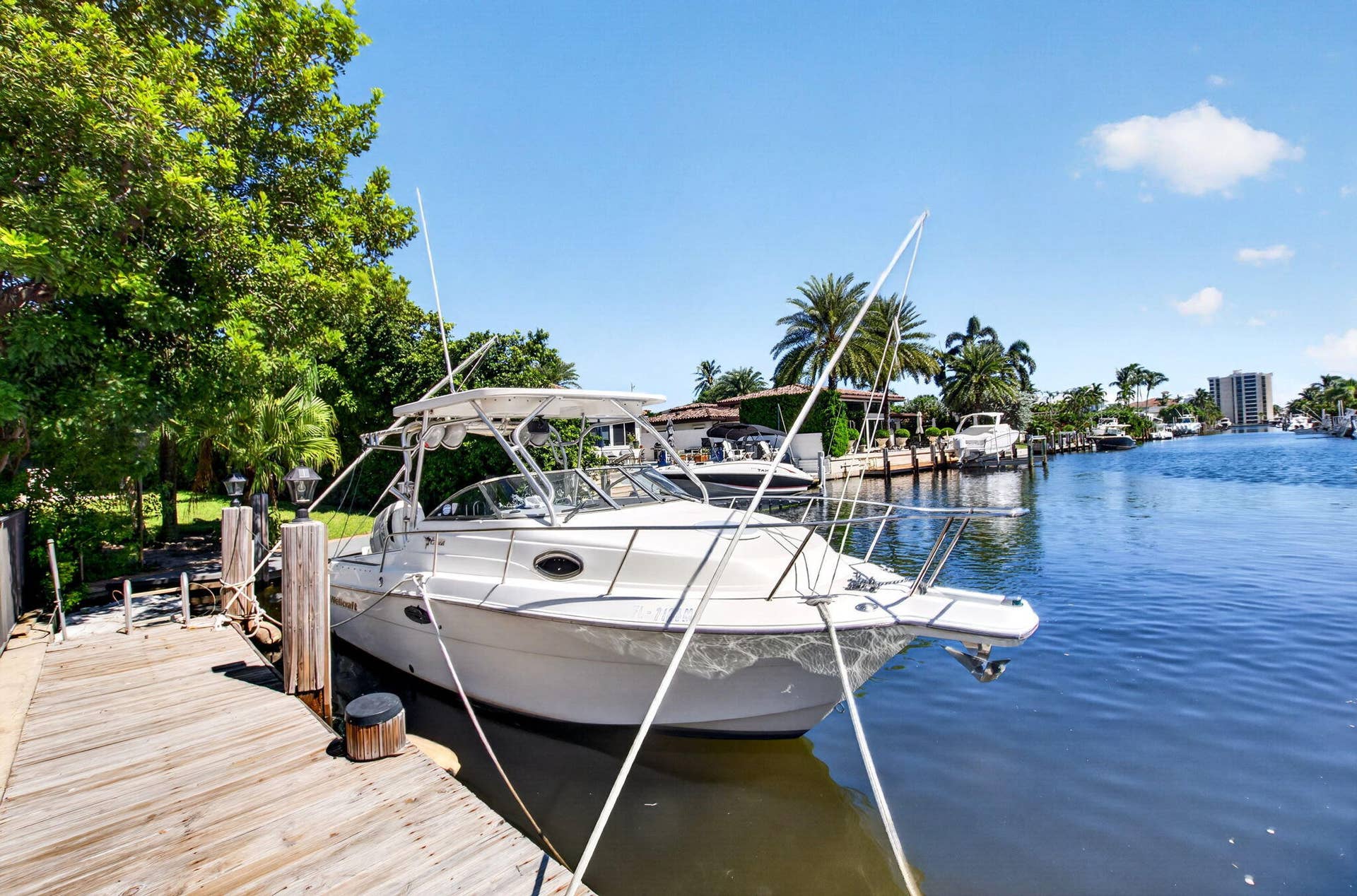 2321 SPANISH Trail, Delray Beach, FL 33483 PRIVATE SPACIOUS 30 FT. DOCK