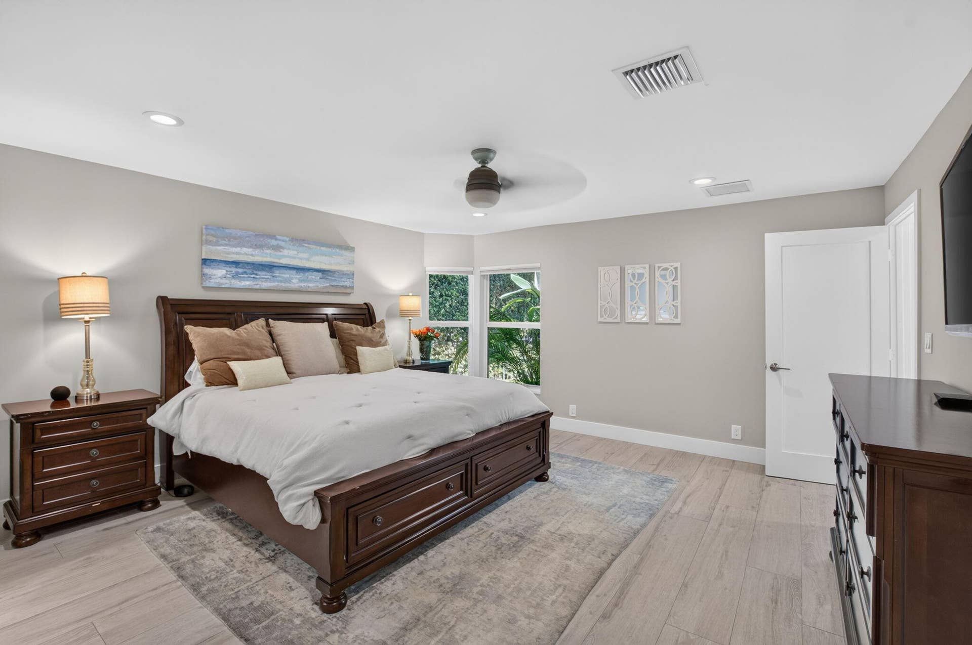 2321 SPANISH Trail, Delray Beach, FL 33483 SPACIOUS MASTER BEDROOM