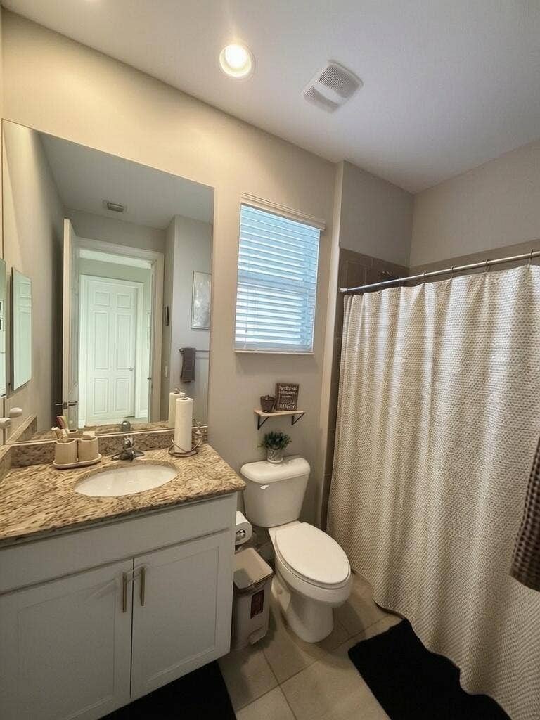 4437 SW Farmington Street, Port St Lucie, FL 34953 Bathroom