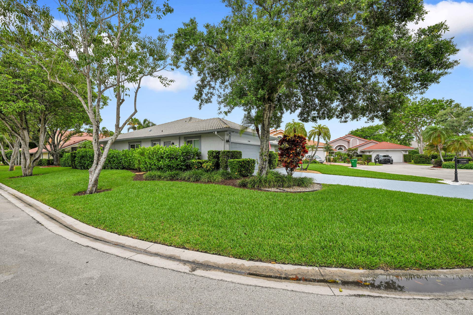 2100 Oakmont Terrace 00010