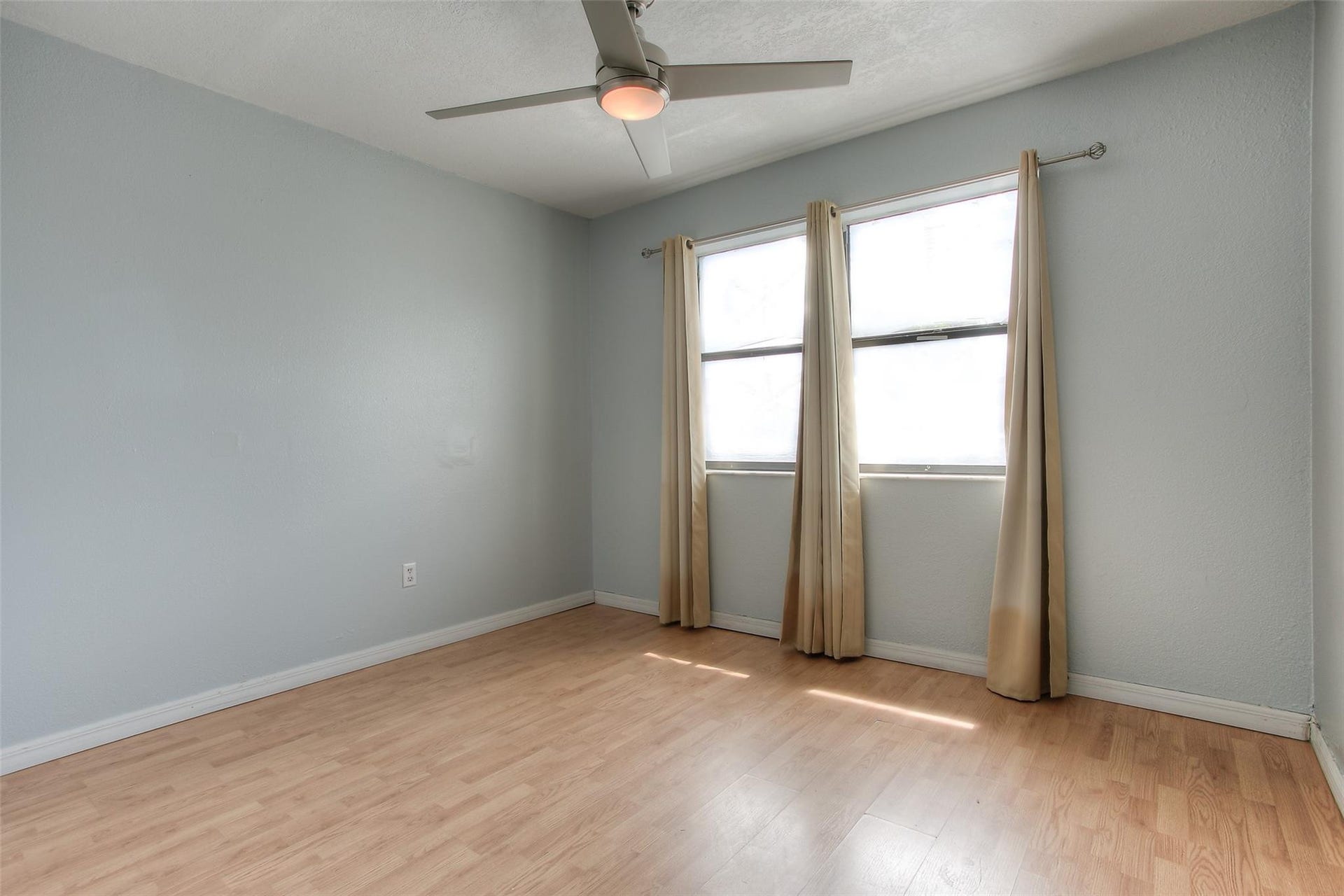 2500 W 67TH Place, #22-26, Hialeah, FL 33016 Photo 11