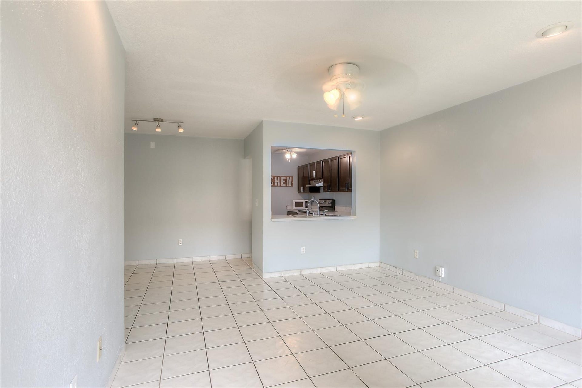 2500 W 67TH Place, #22-26, Hialeah, FL 33016 Photo 3
