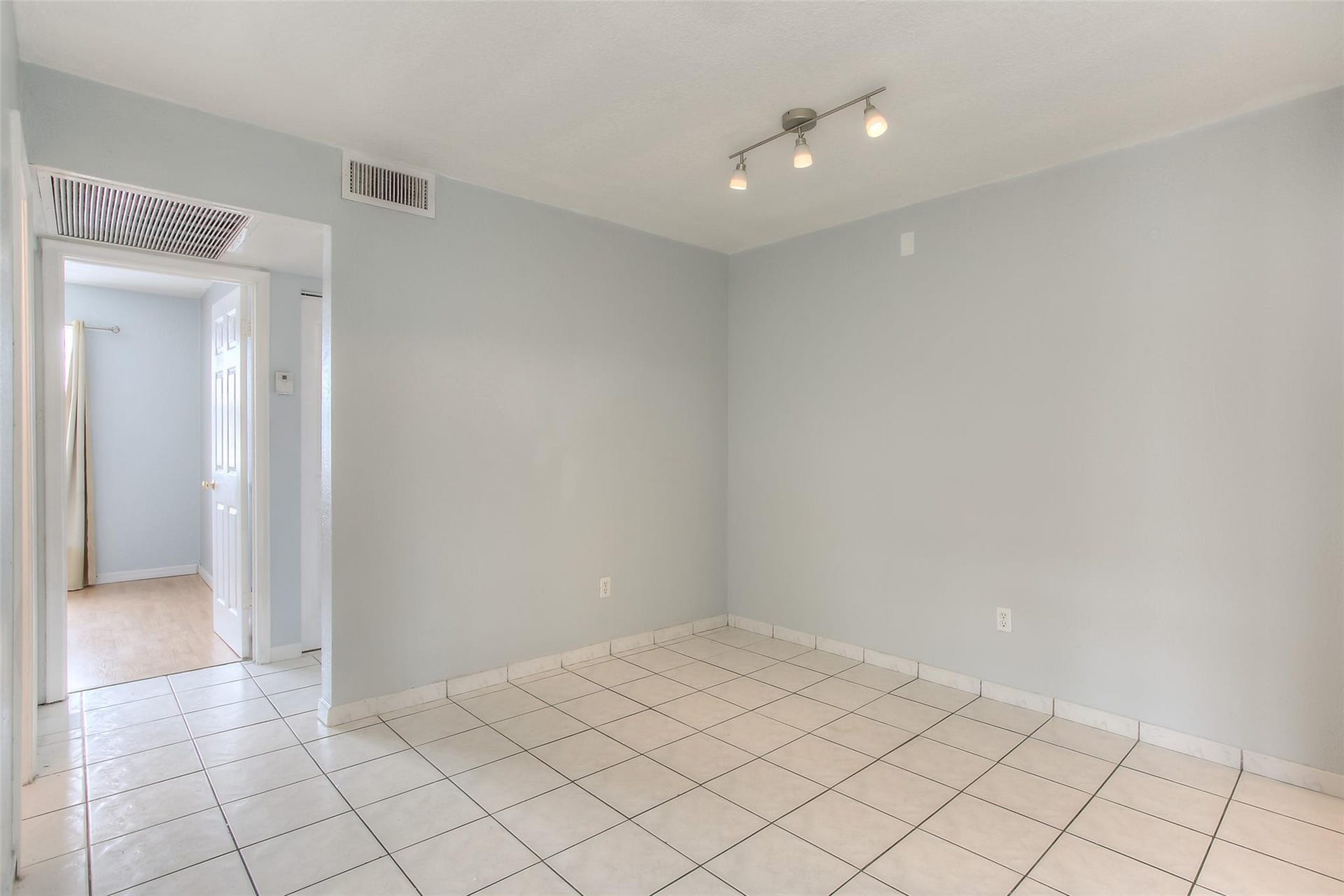 2500 W 67TH Place, #22-26, Hialeah, FL 33016 Photo 5