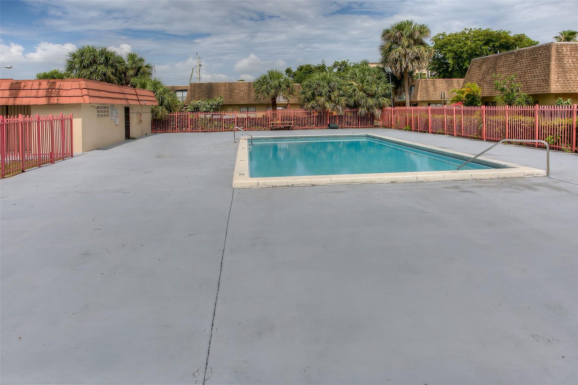 2500 W 67TH Place, #22-26, Hialeah, FL 33016 Photo 14