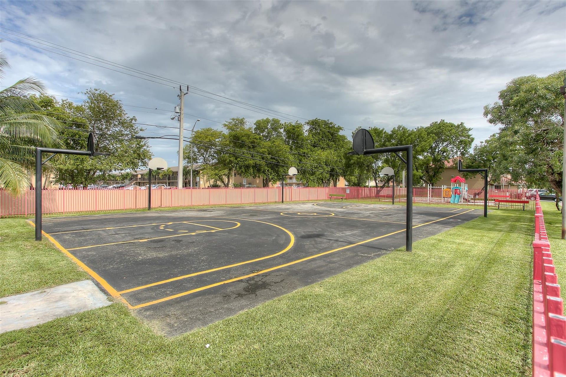 2500 W 67TH Place, #22-26, Hialeah, FL 33016 Photo 15