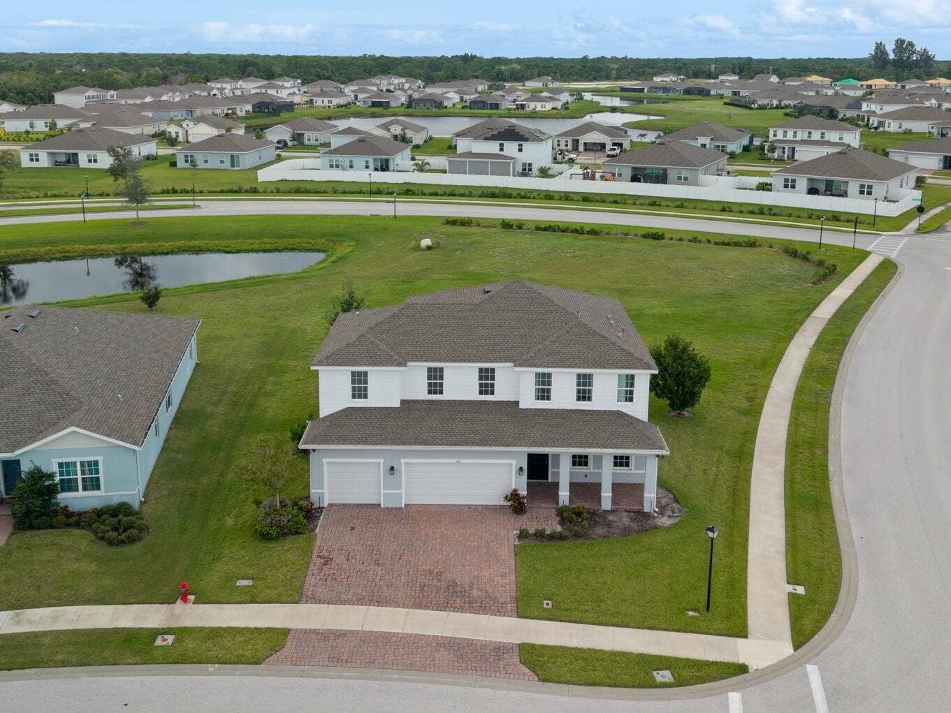 6555 POMELLO Court, Vero Beach, FL 32967 70-web-or-mls-DJI_20261006115931_0080_D