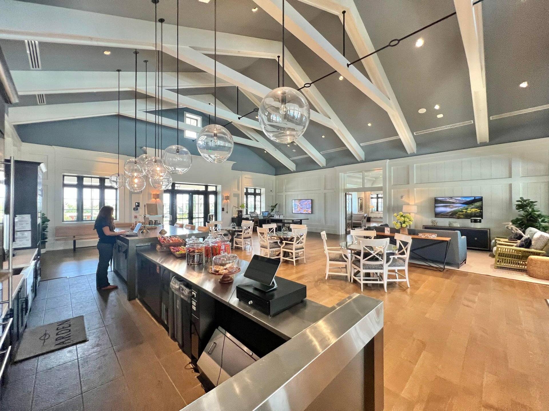 1115 TIMBER REAP Trail, The Acreage, FL 33470 club house counter area
