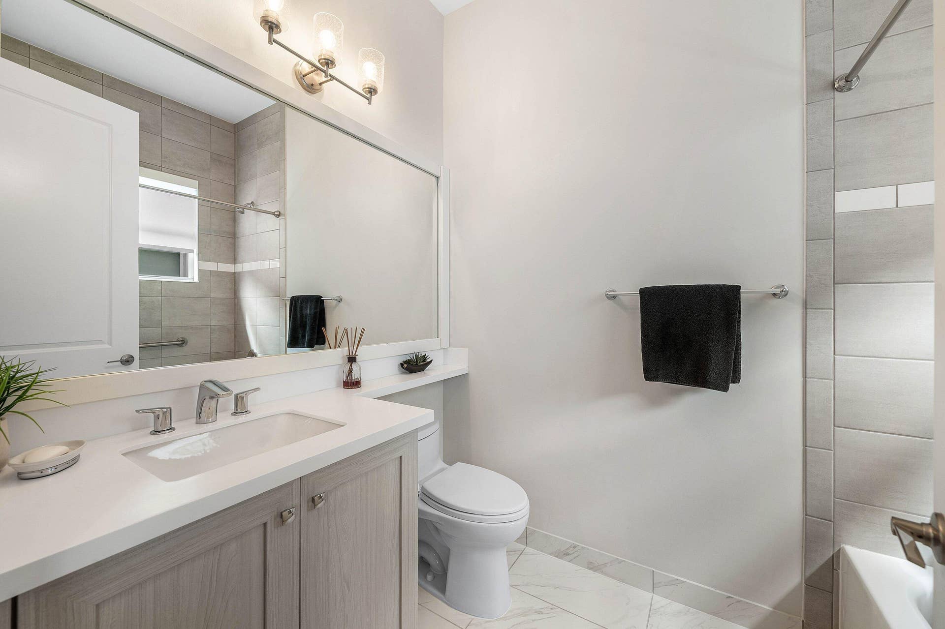 12953 VENETO SPRINGS Drive, Boynton Beach, FL 33473 2nd Bathroom