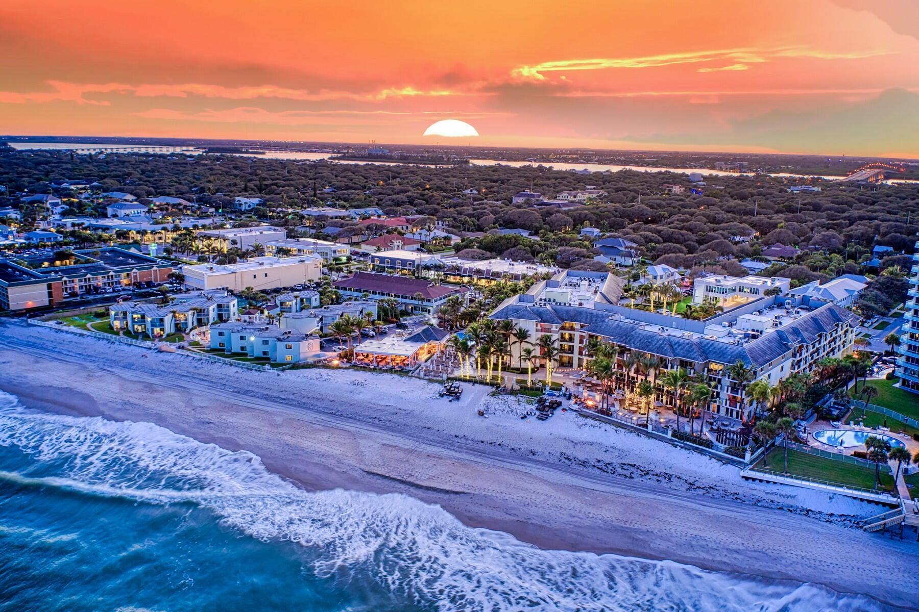3500 Ocean Drive, #323, Vero Beach, FL 32963 Kimpton VBHS-12-10-20-70