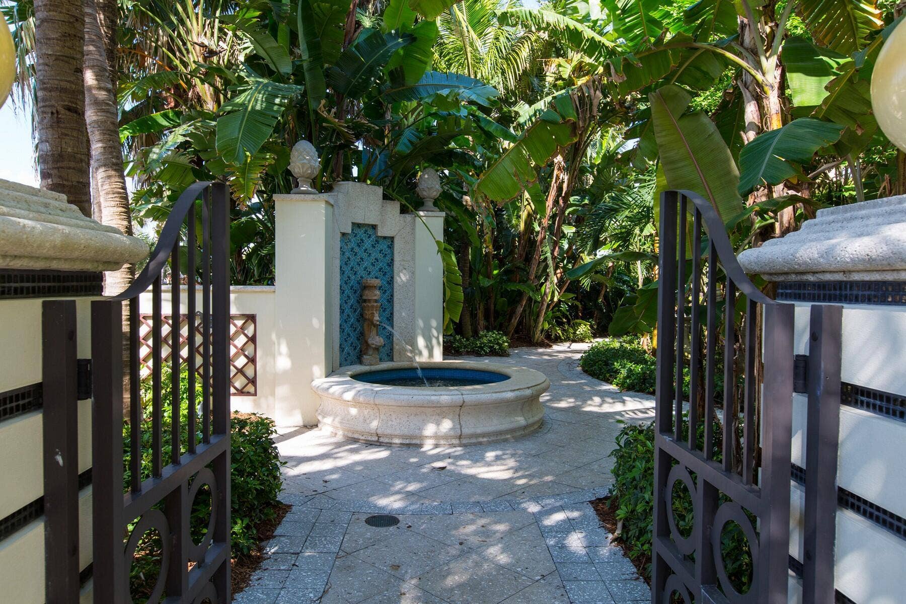 3500 Ocean Drive, #323, Vero Beach, FL 32963 Penthouse Unit - Vero Beach Hotel and Re