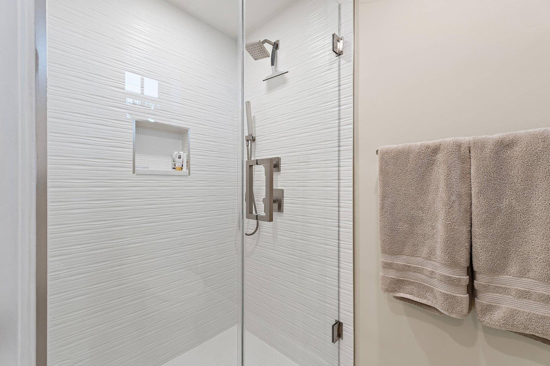 Guest Shower