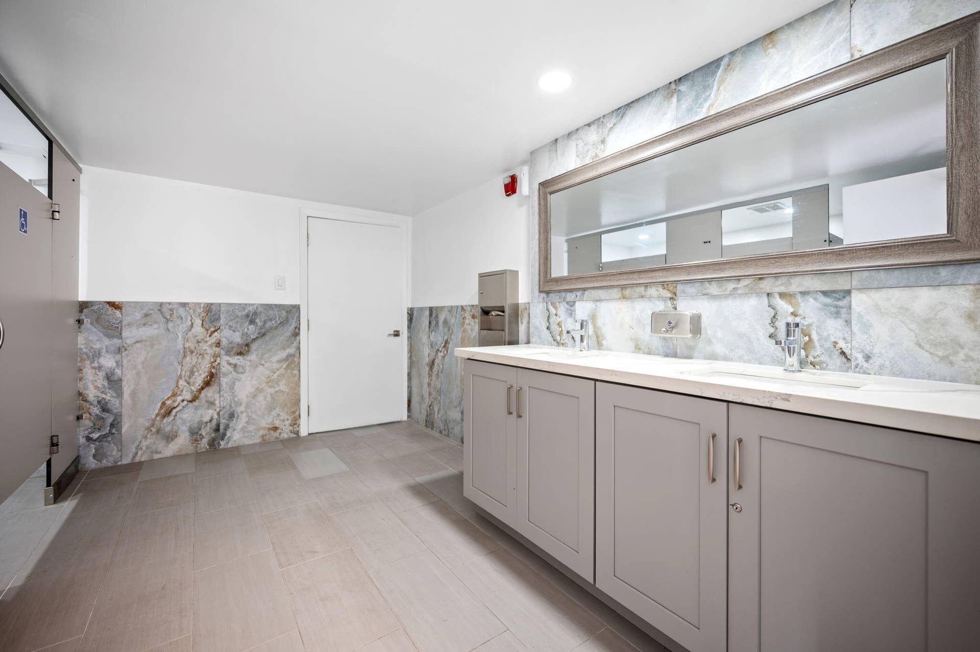 2001 N OCEAN Boulevard, #1102, Fort Lauderdale, FL 33305 28-web-or-mls-2001-n-ocean-blvd-304 (1)