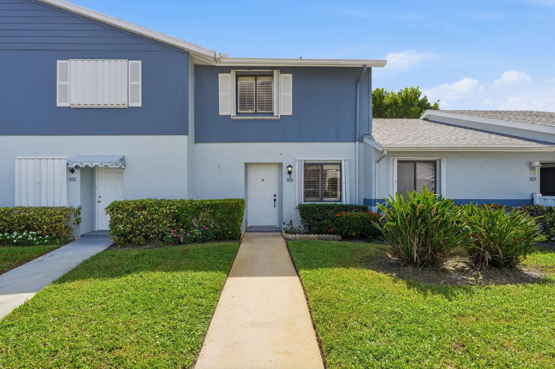 2641 Gately Drive W, #906, West Palm Beach, FL 33415 Front door
