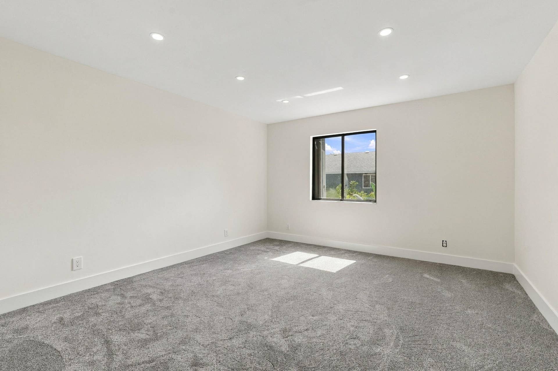 2641 Gately Drive W, #906, West Palm Beach, FL 33415 Primary suite