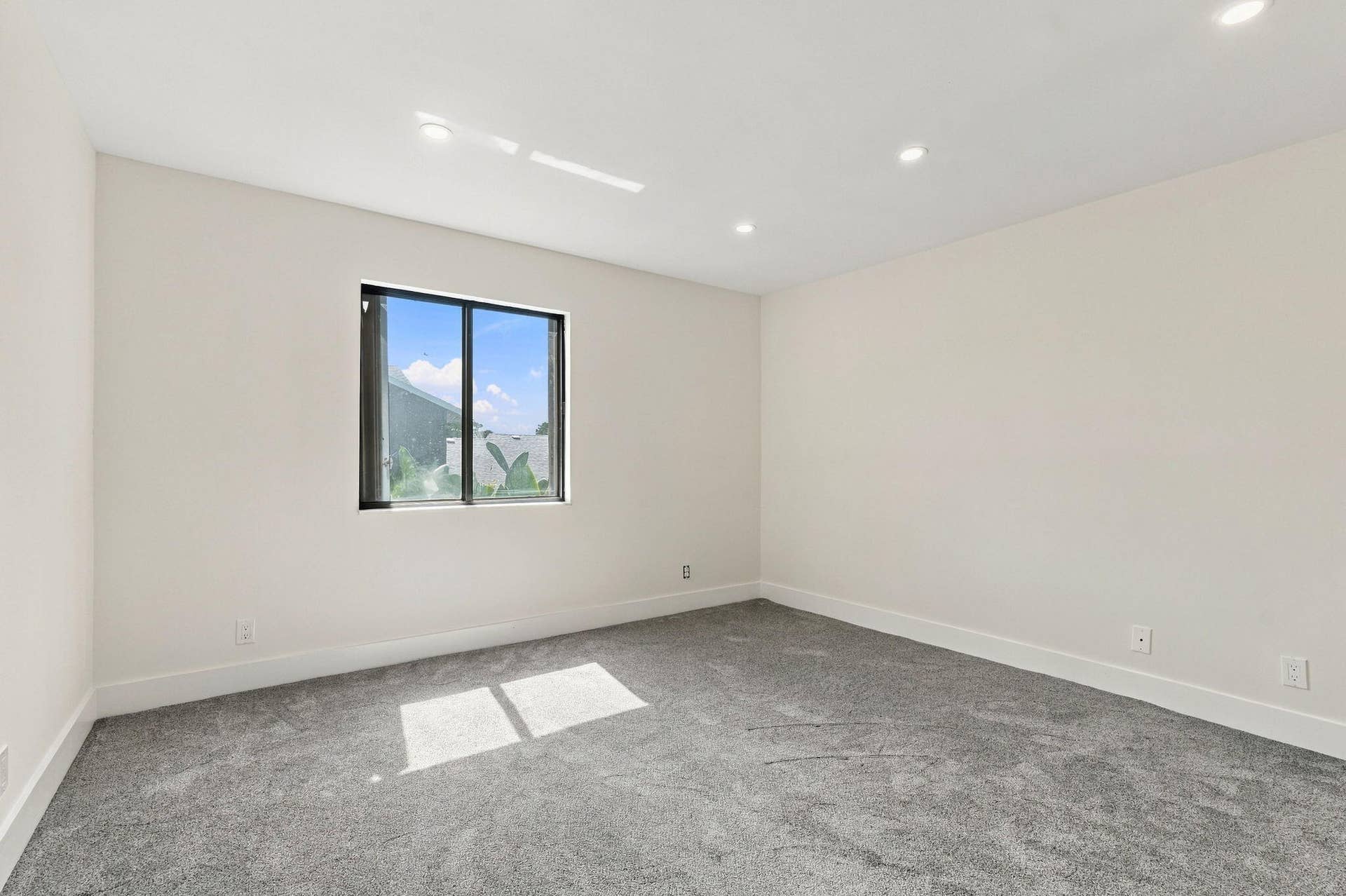 2641 Gately Drive W, #906, West Palm Beach, FL 33415 Primary suite