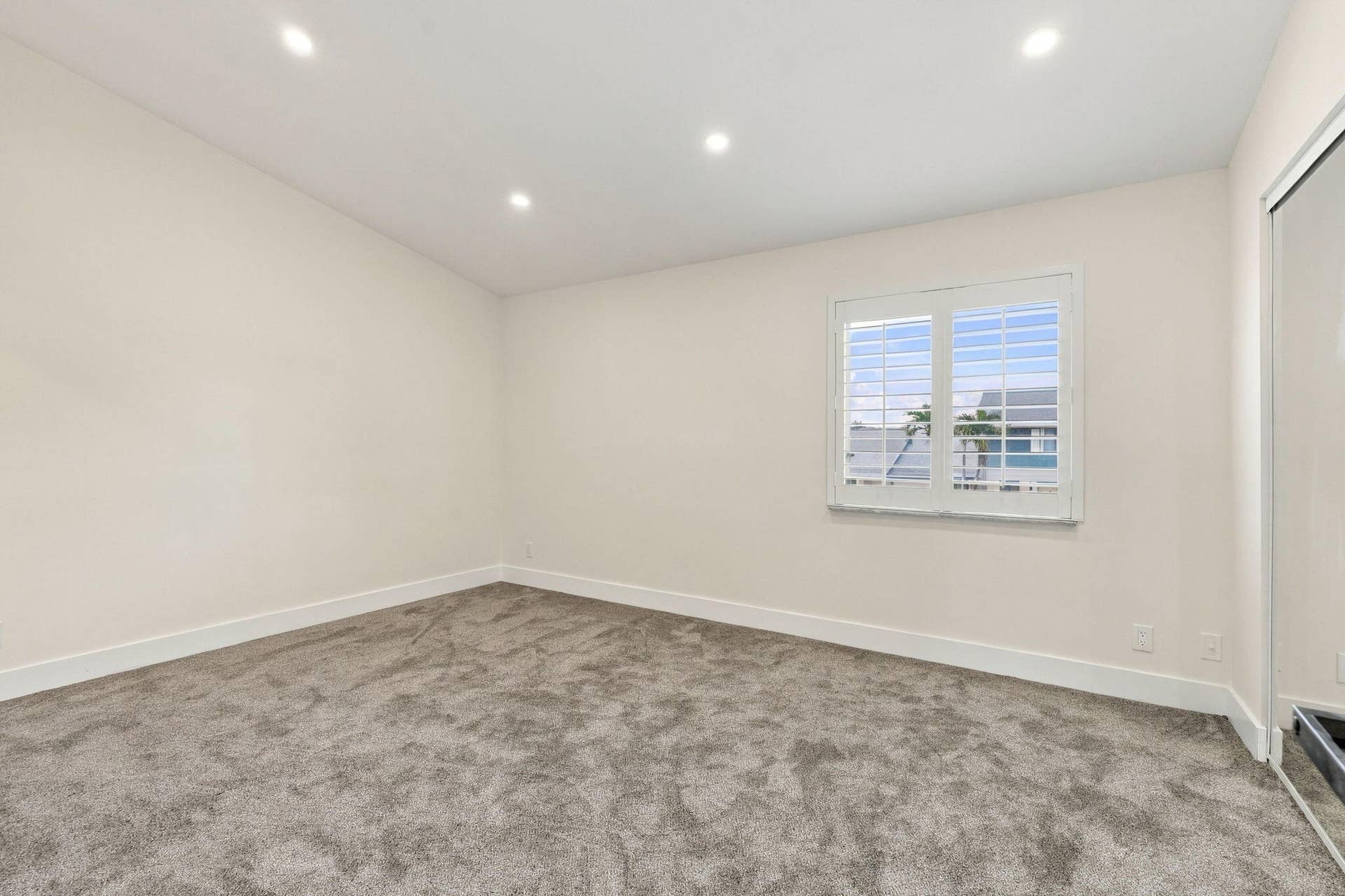 2641 Gately Drive W, #906, West Palm Beach, FL 33415 Guest Bedroom