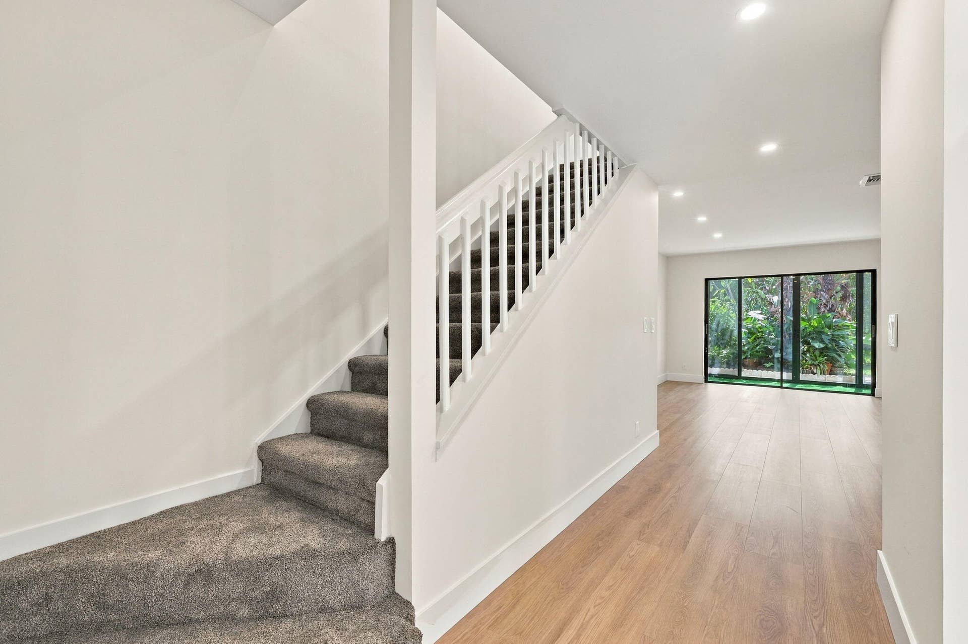 2641 Gately Drive W, #906, West Palm Beach, FL 33415 Upstairs access