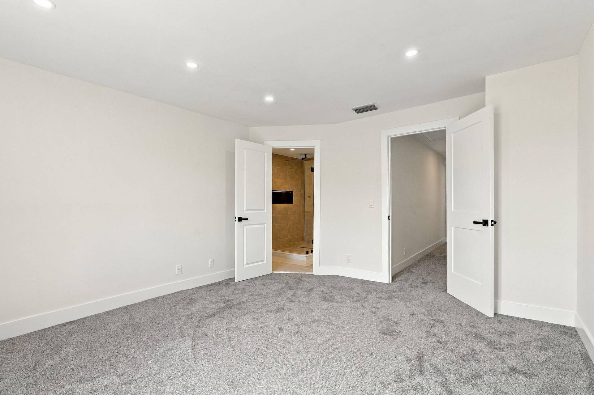 2641 Gately Drive W, #906, West Palm Beach, FL 33415 Primary suite