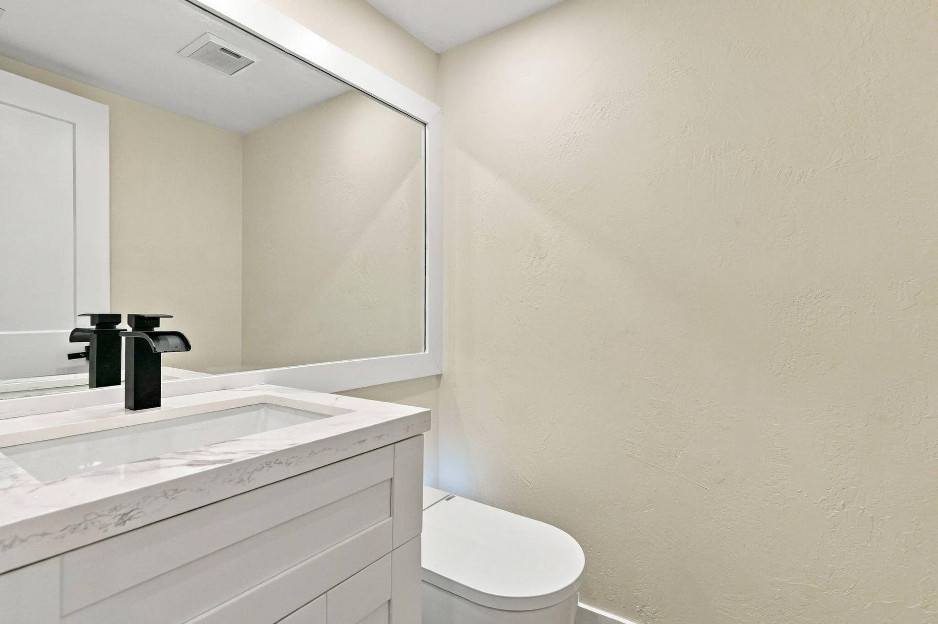 2641 Gately Drive W, #906, West Palm Beach, FL 33415 Half Bath