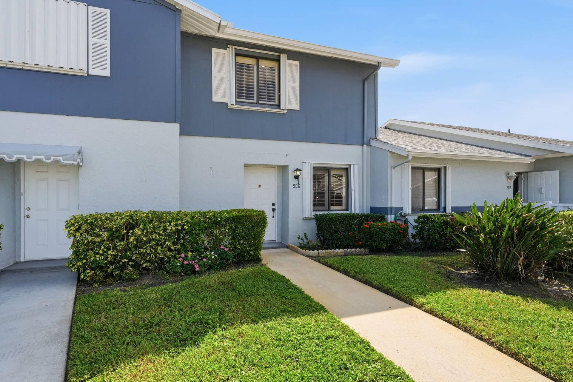 2641 Gately Drive W, #906, West Palm Beach, FL 33415 Front door