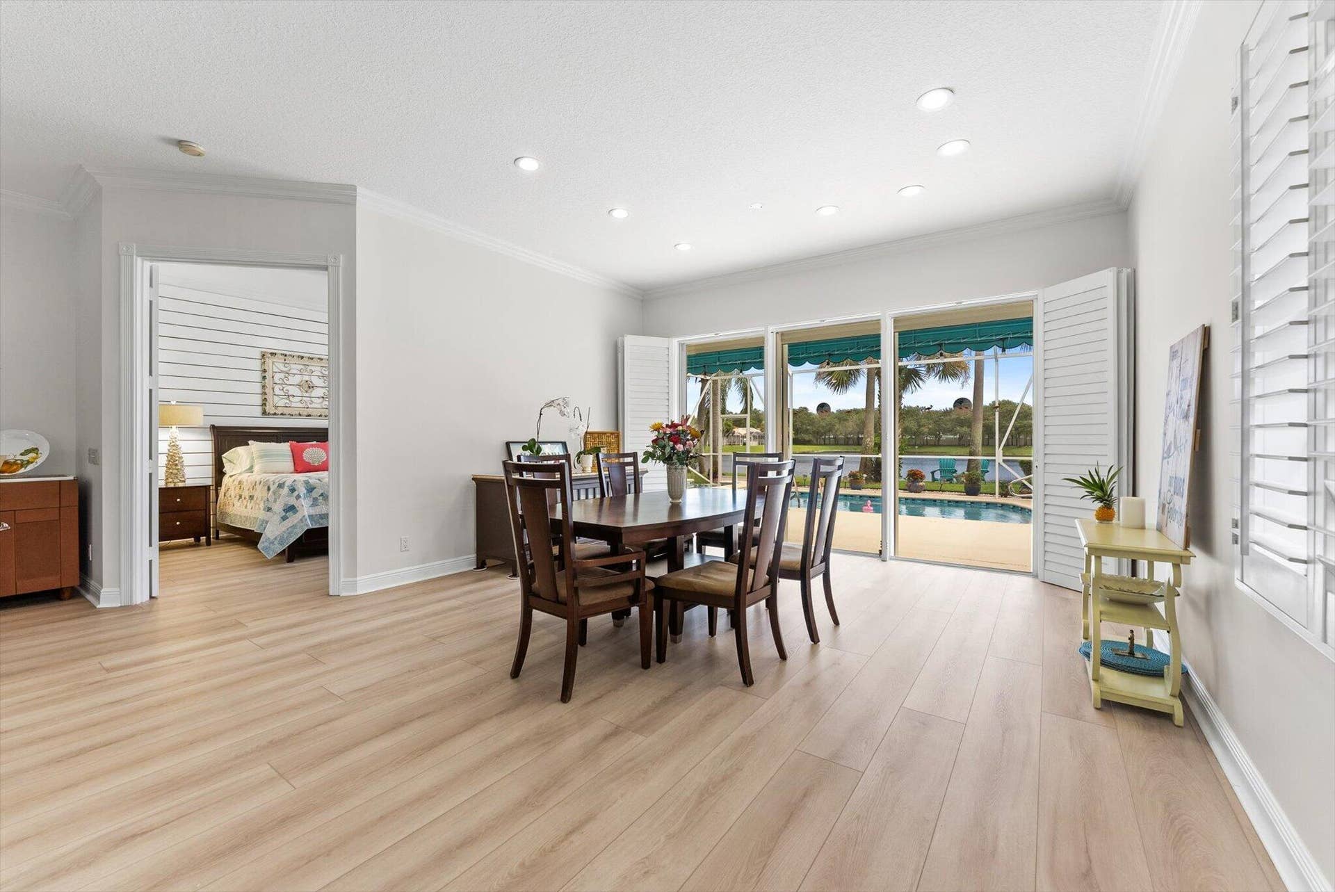 2067 Valencia Drive, Delray Beach, FL 33445 Dining