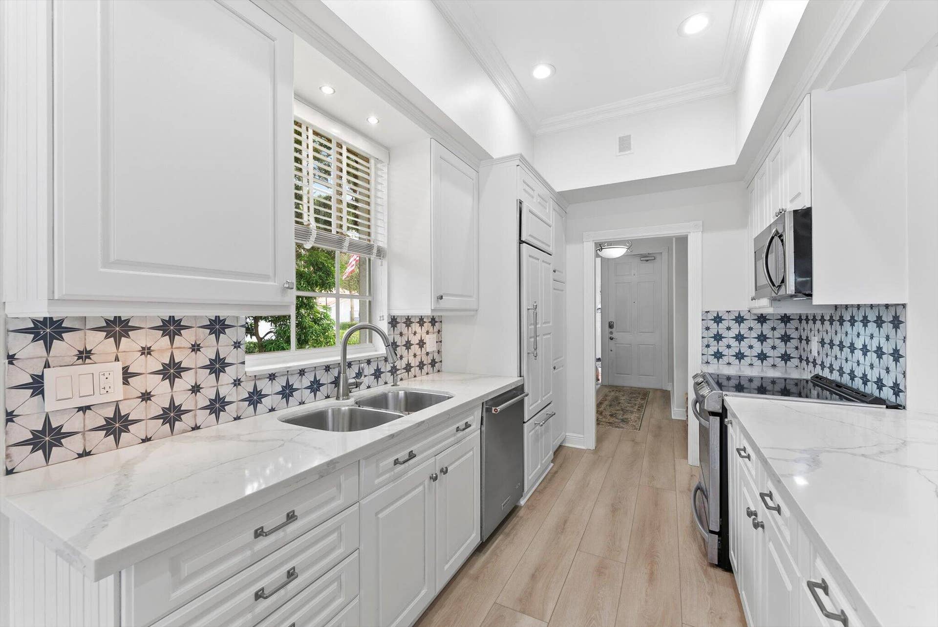 2067 Valencia Drive, Delray Beach, FL 33445 Kitchen
