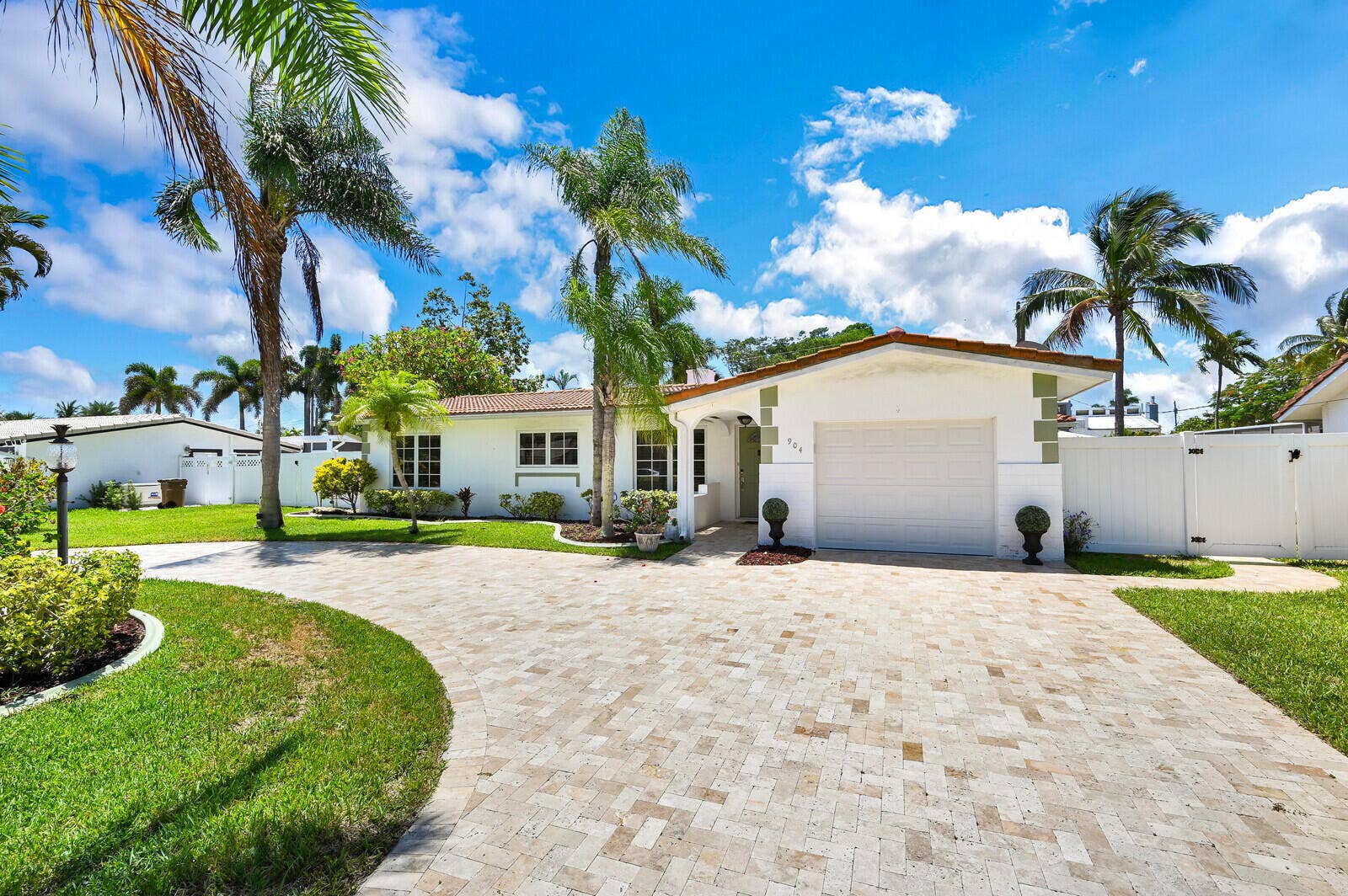 904 SE 12th Street, Deerfield Beach, FL 33441 03_Image_3_mls
