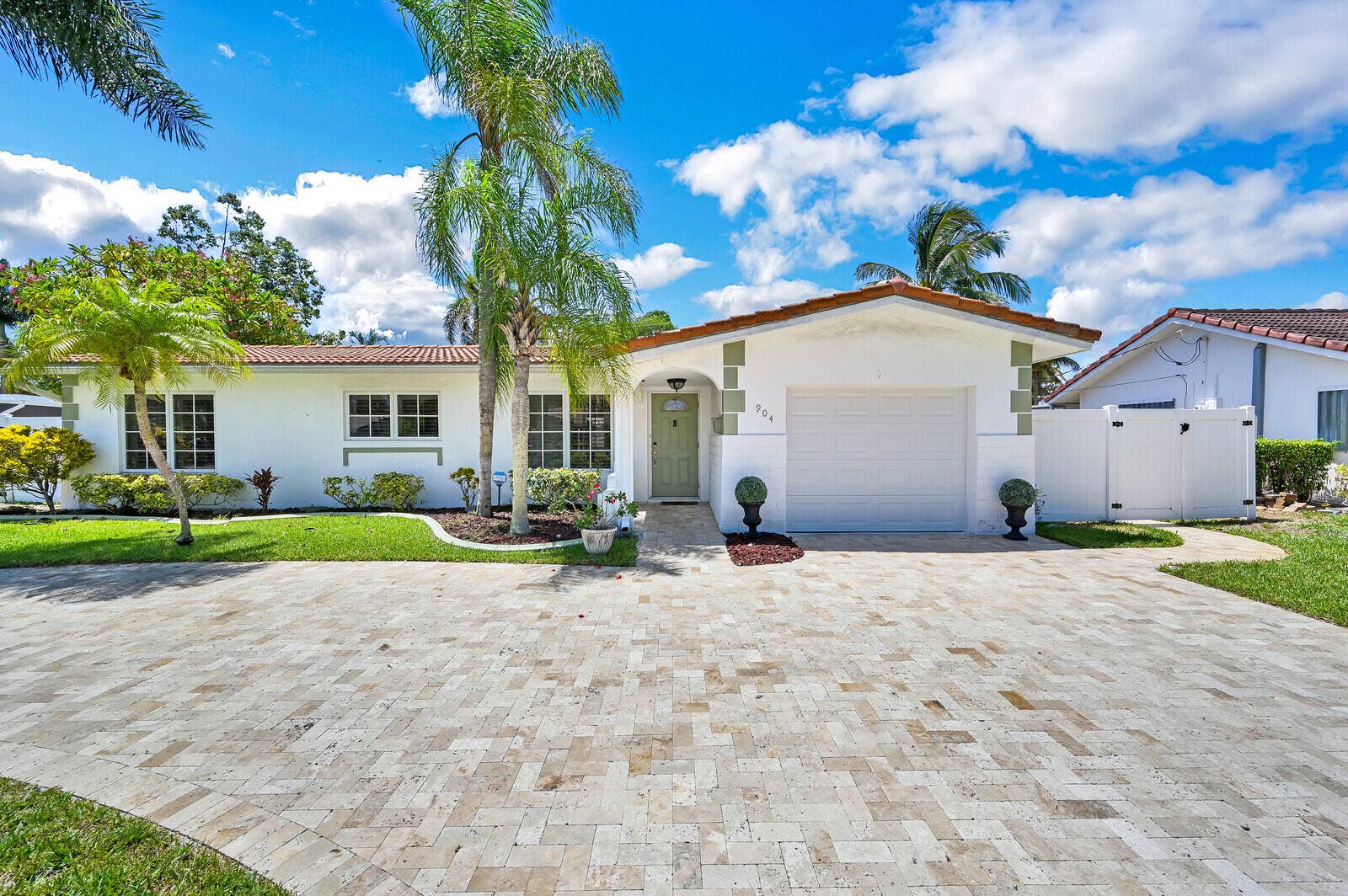 904 SE 12th Street, Deerfield Beach, FL 33441 04_Image_4_mls