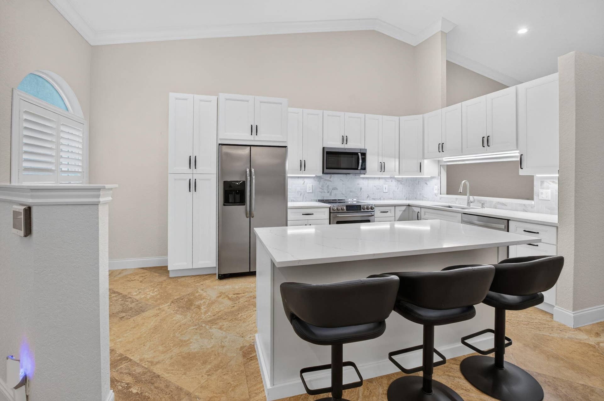 8547 VIA SERENA, #8547, Boca Raton, FL 33433 Custom Soft Close Cabinets