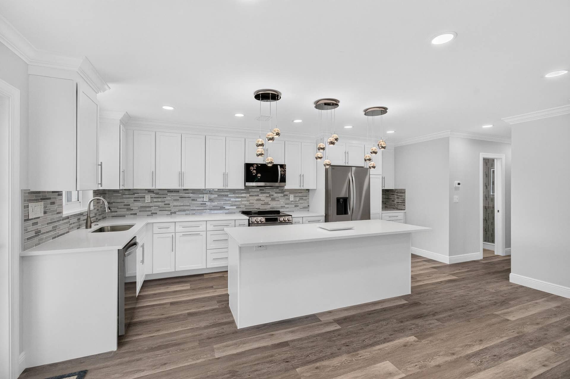 02_Kitchen_wide_Original