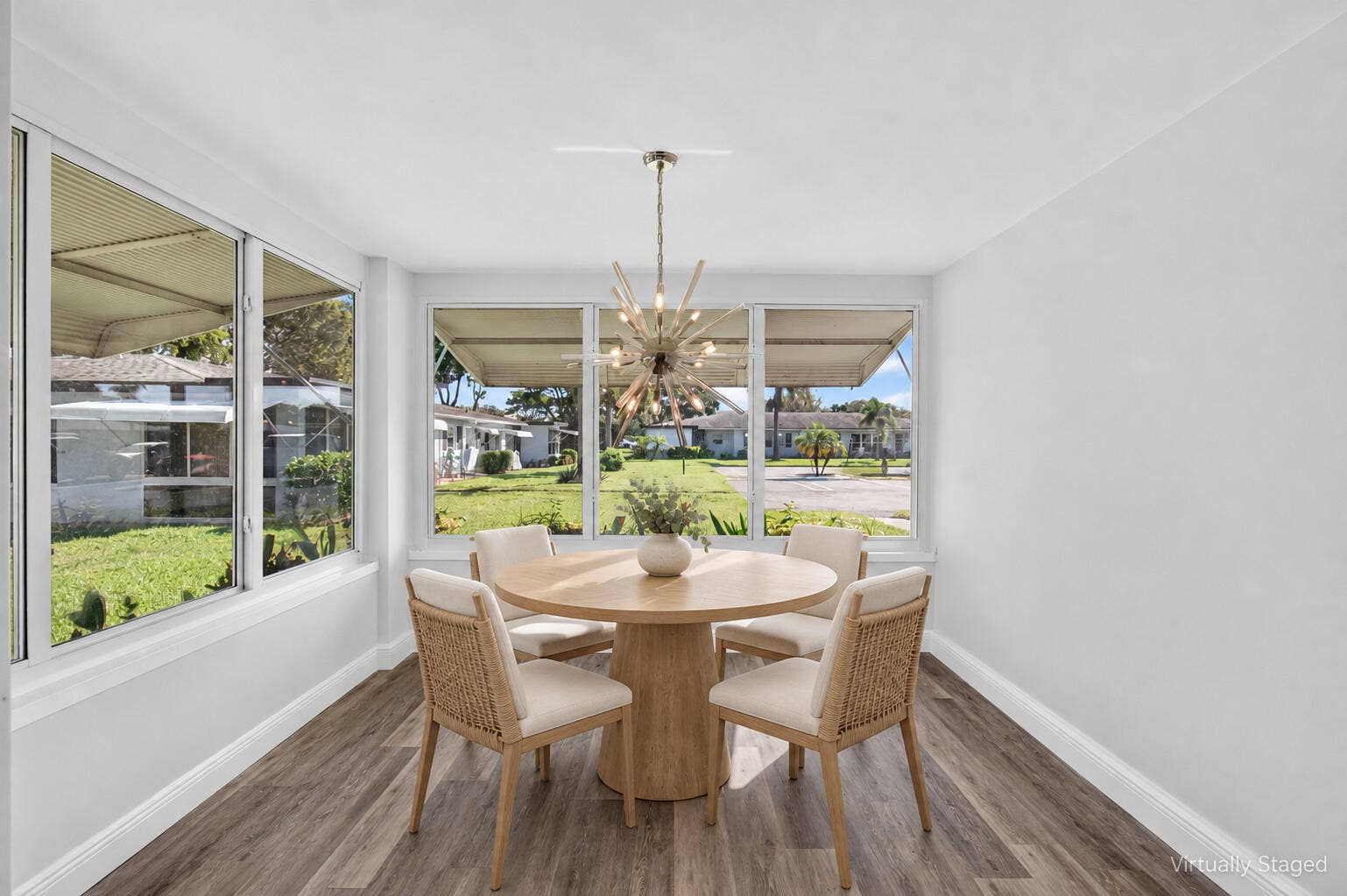 05_Dining_room_Virtually_staged