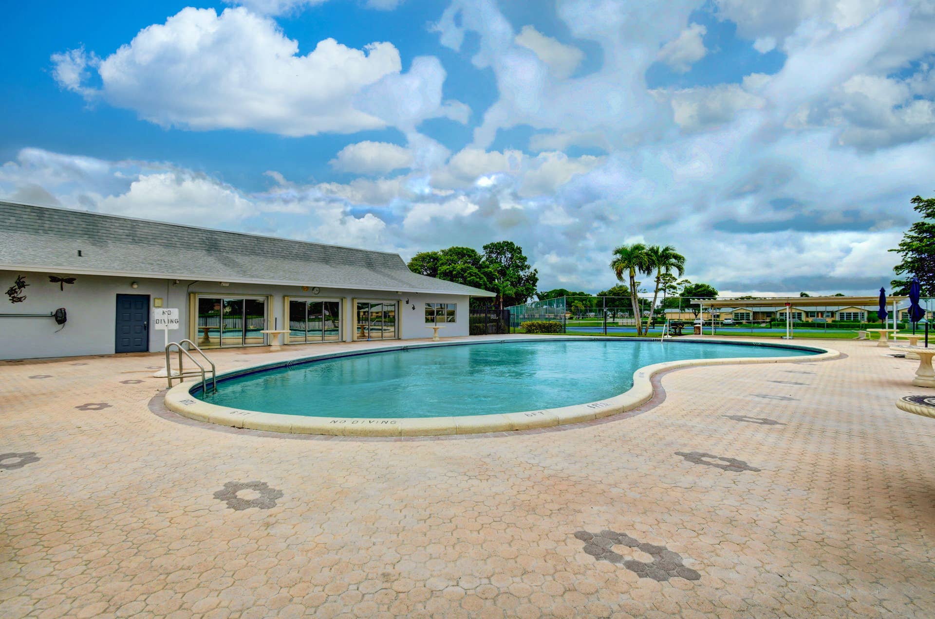 19_Community_pool_Original