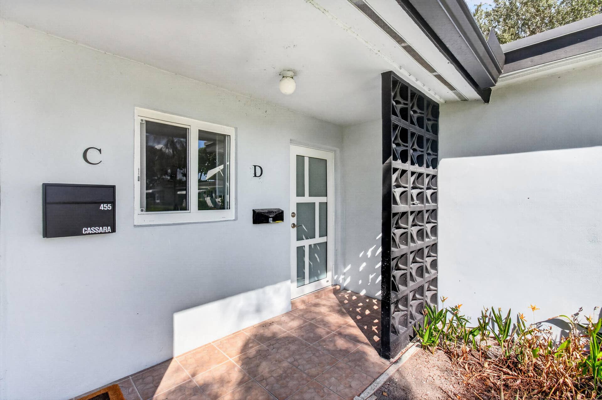 14_Front_entry_and_unit_D_Original