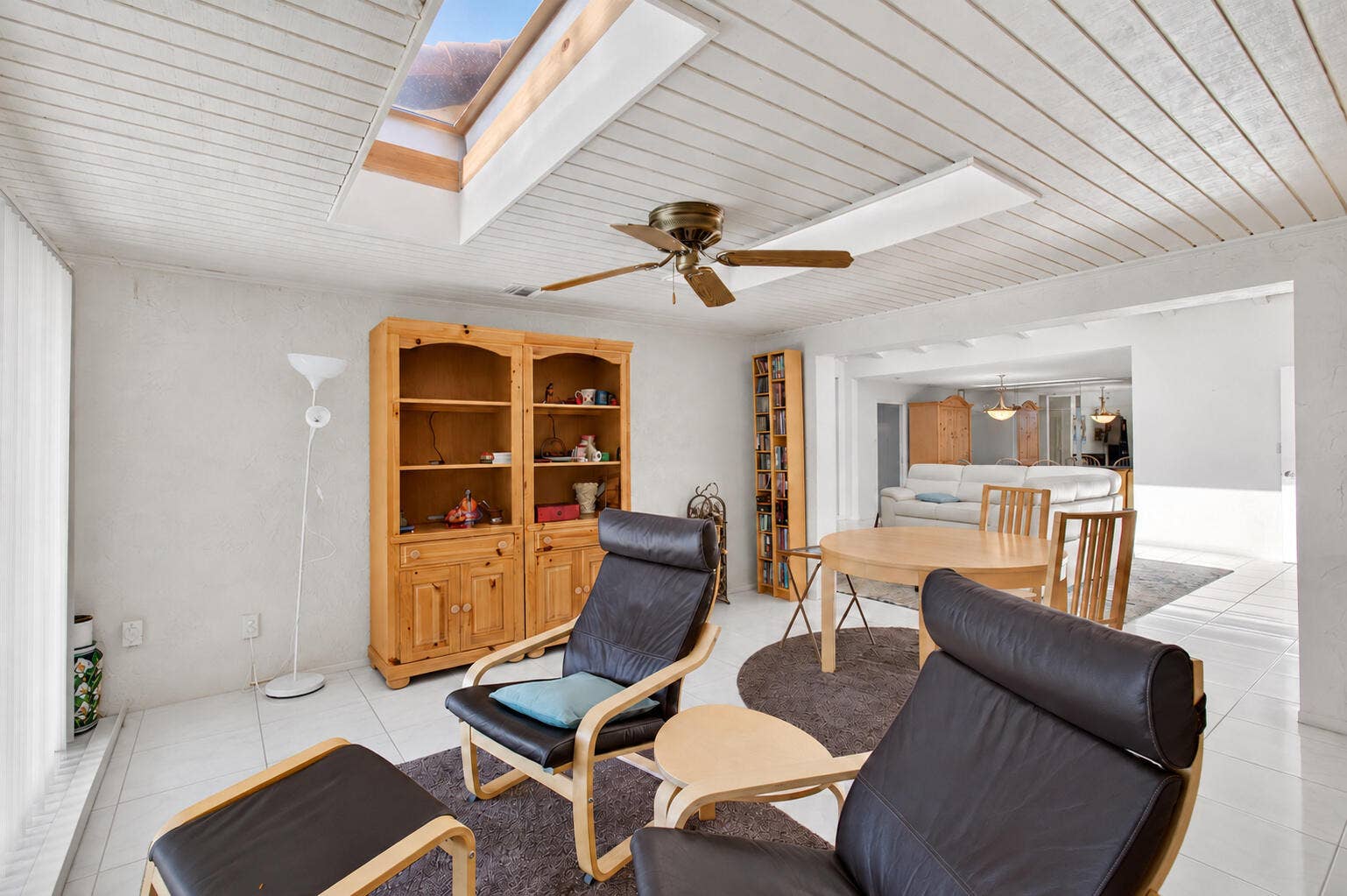 21923 Arriba Real, Boca Raton, FL 33433 15_Sunroom_sitting_area
