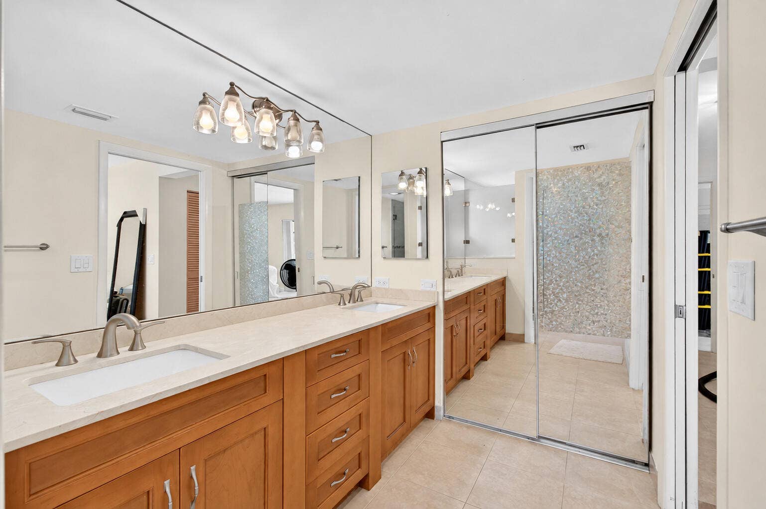 21923 Arriba Real, Boca Raton, FL 33433 07_Primary_bathroom_full_vanity
