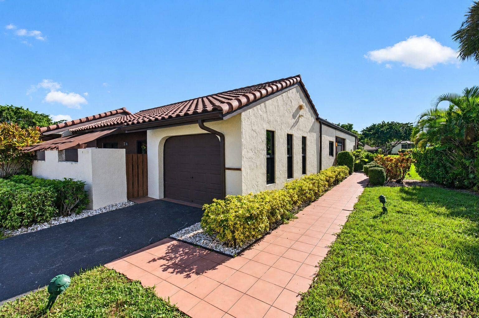 21923 Arriba Real, Boca Raton, FL 33433 30_Front_exterior_side_view