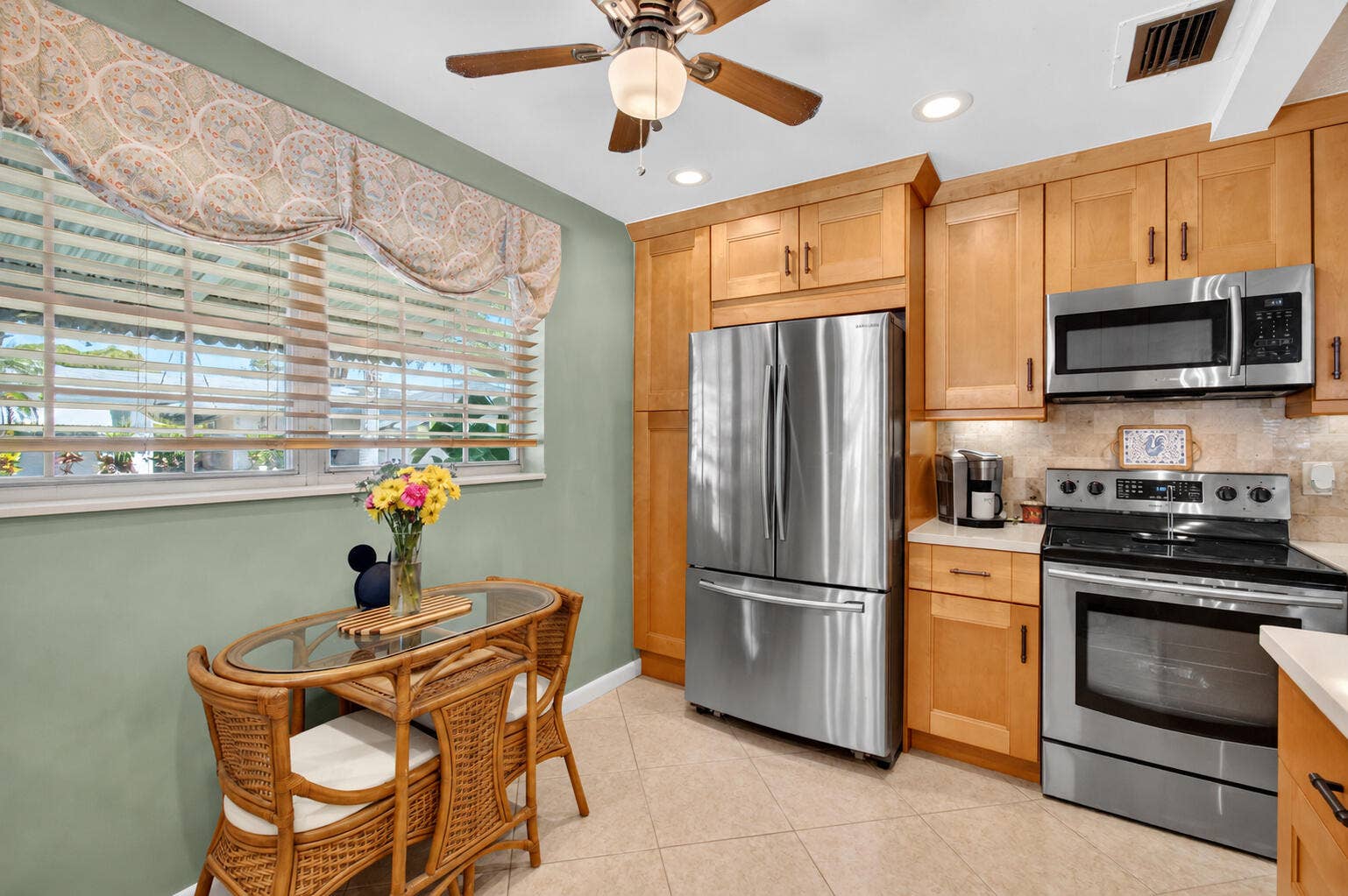 842 Meadowlark Lane, Delray Beach, FL 33445 04_kitchen_breakfast_nook_DSC_9007