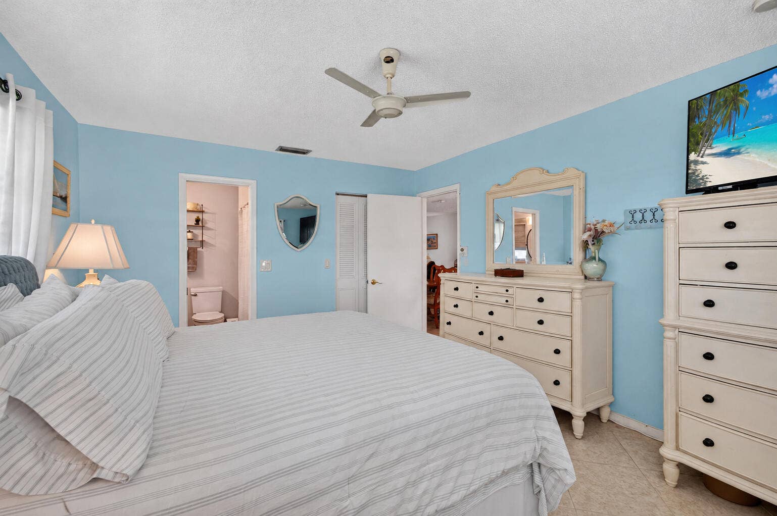 842 Meadowlark Lane, Delray Beach, FL 33445 16_blue_bedroom_reverse_angle_DSC_9169